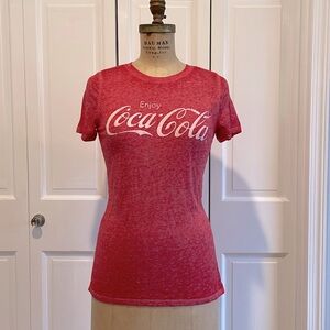 💙 Coca-Cola Red Graphic Burn out tee - Size Small